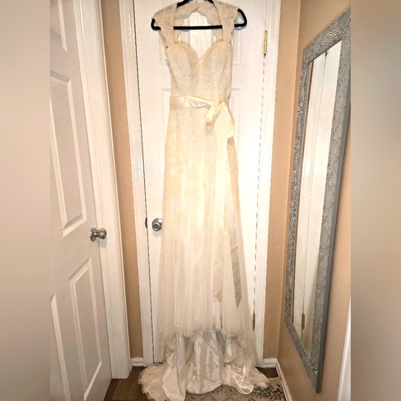 DAVID'S BRIDAL Ivory Keyhole Back Mesh Lace Gown Size